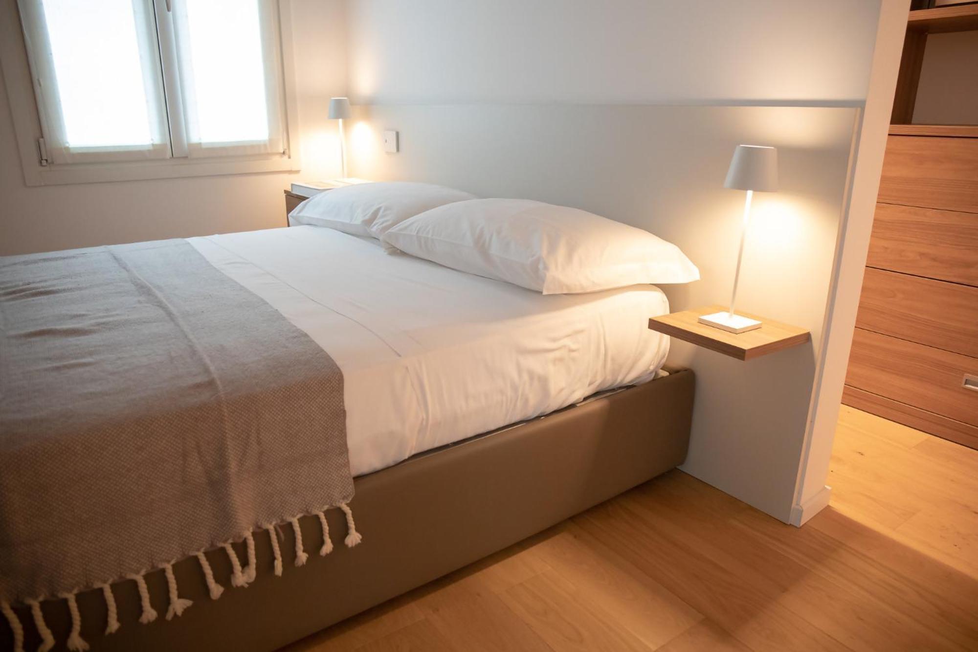 Amendola City View Apartments Suite Romantica Côme Extérieur photo
